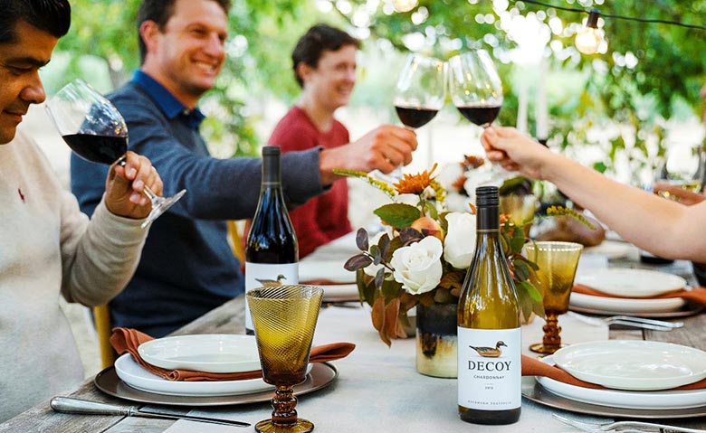 5 Tips for Hosting an Elevated Friendsgiving with Decoy Wines